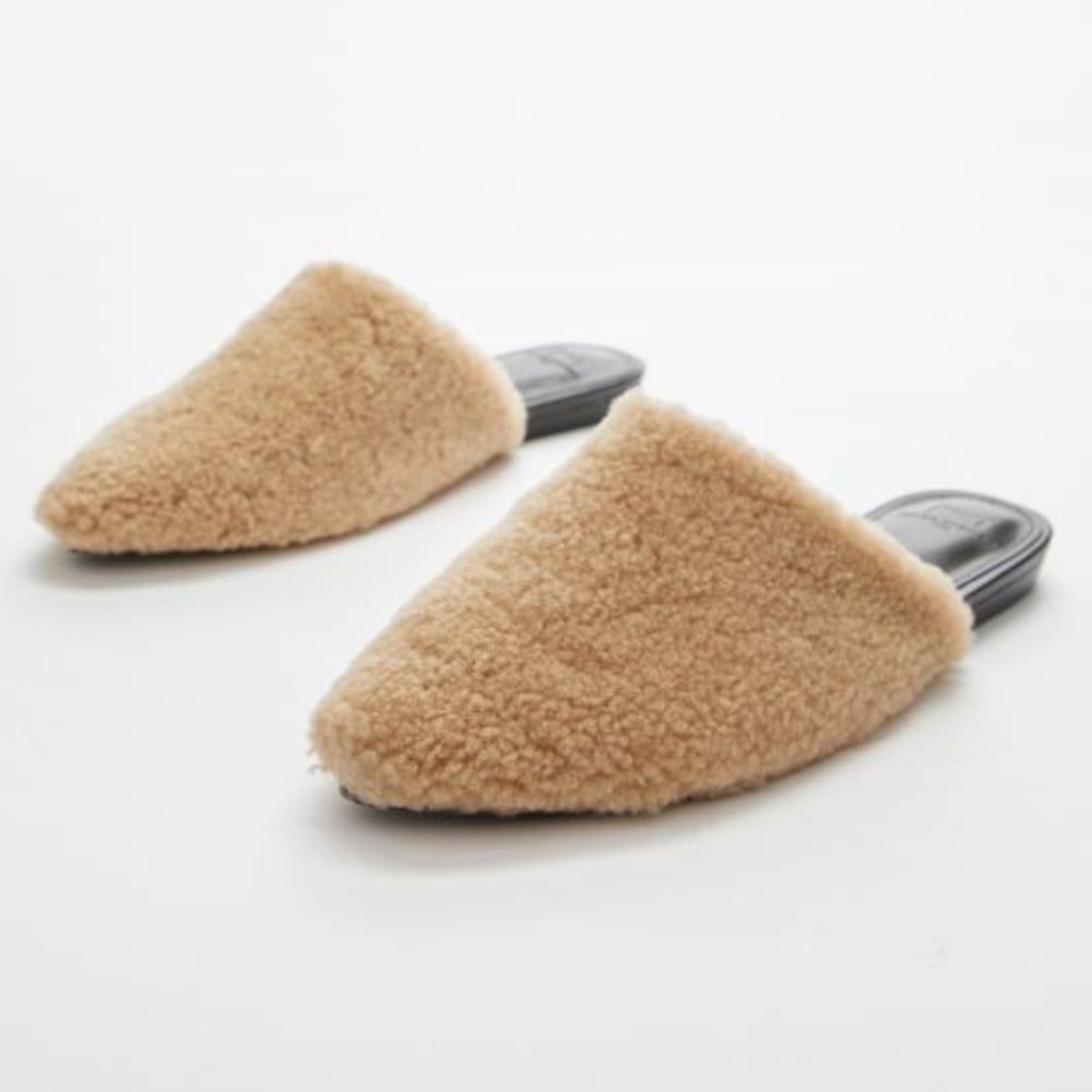 NWT Marc Fisher Cream Sabrina Slide